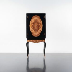 Medallion Noir Cabinet